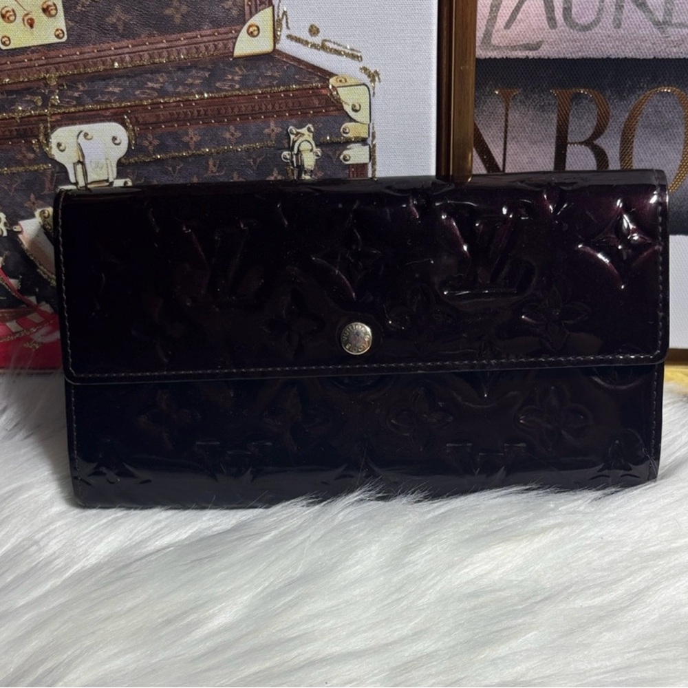 Elegant Black Embossed Wallet